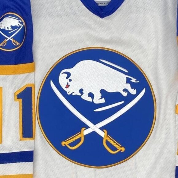 Gilbert Perreault Buffalo Sabres CCM Autographed Jersey with CSI CoA - Picture 7 of 14